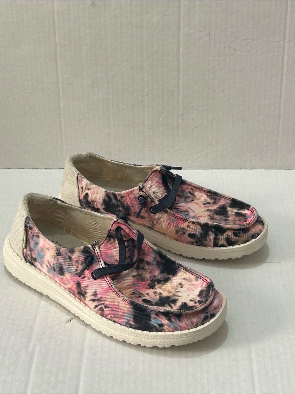 Hey Dude Wendy Tie Dye Navy
Pink Women's Size 6 Slip On
Casual Shoes Sneakers